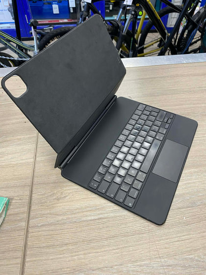 IPAD MAGIC KEYBOARD