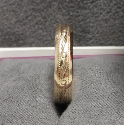 9ct Yellow Gold Decorative Wedding Band - Size N