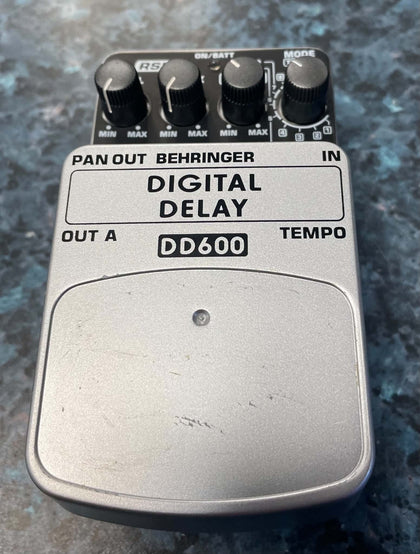 Behringer Digital Delay Guitar Pedal