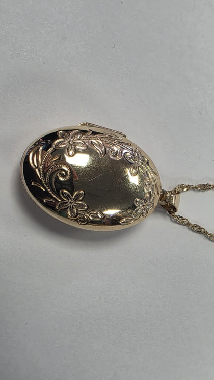 9ct Gold 18” Chain + Locket