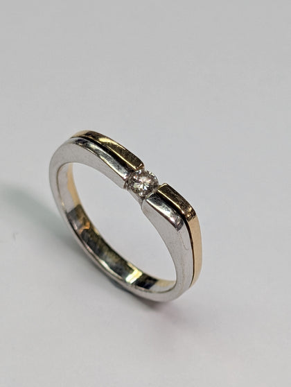18ct  Duel White/Yellow Gold Off Set Diamond Ring