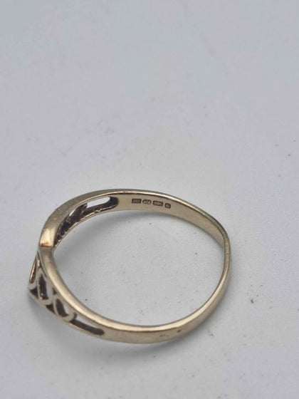 9ct Yellow Gold Vintage Heart Gold Wishbone Ring - Size M - 1.12 Grams