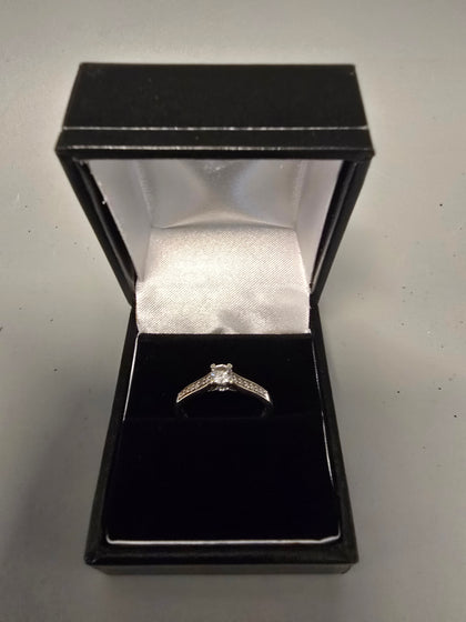 9ct White Gold Ring 375 2.3G Size L