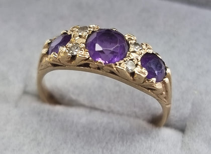 9ct Gold Ring Purple/Clear Stones Size 