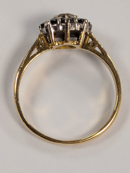 18CT Gold Cluster Ring