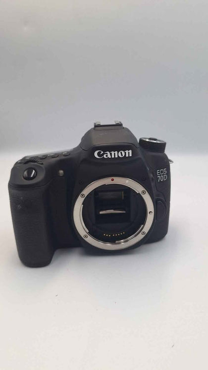 Canon EOS 70D SLR Camera 20.2MP CMOS - Body Only - With Charger (No Cap)