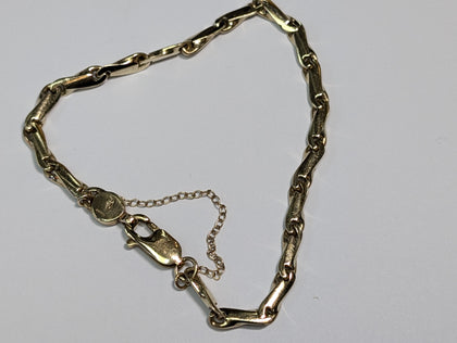 9CT GOLD LADIES BRACELET WITH SAFTEY CHAIN 9.40G PRESTON STORE