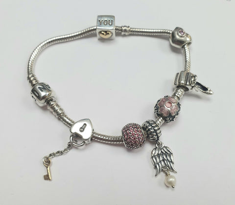 Pandora Bracelet with 7 Charms