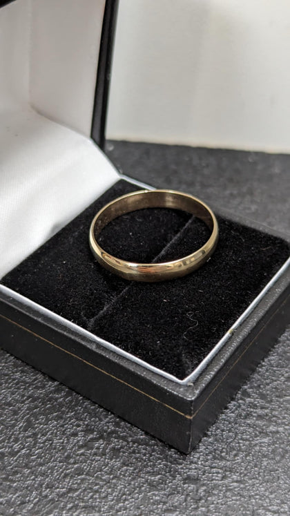 375 9CT HALLMARKED, WEDDING BAND, SIZE Z+1, 2.8G, PRE OWNED, BOXED