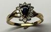 18CT GOLD RING WITH DIAMOND AND SAPPHIRE SIZE O