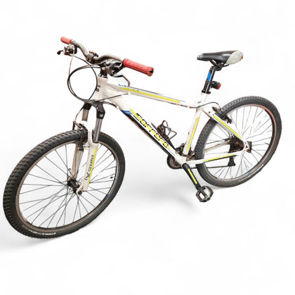 Carrera Valour Medium Mountain Bike COLLECTION ONLY