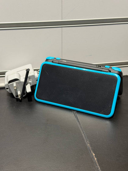 Nintendo 2DS XL Black And Turquoise