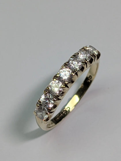 9CT GOLD RING WITH CZ STONES SIZE L