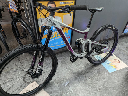 GIANT REIGN OFF ROAD MOUNTAN BIKE 19