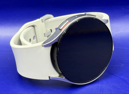 Samsung Galaxy Watch 6 44mm GPS (SM-R940) Silver - Chesterfield