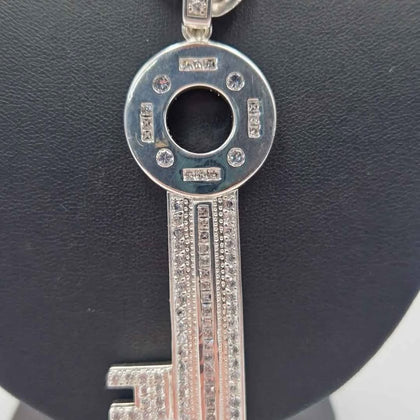 925 Sterling Silver Curb Chain Necklace With Big CZ Key Pedant - 97.93 Grams - 22