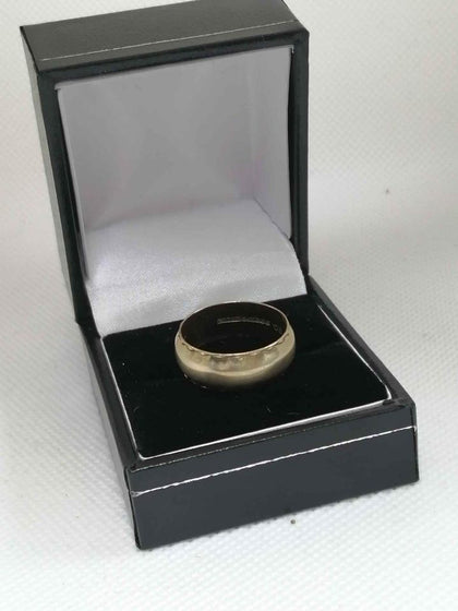 Ladies hallmarked 9ct gold ring , size M 4.51grams.