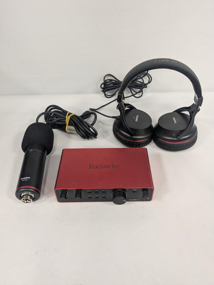 Focusrite Scarlett 2i2 4th Gen With Mic & Headphones
