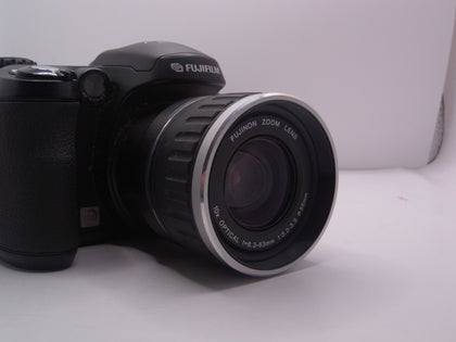 Fujifilm FinePix S5600 Zoom Digital Camera
