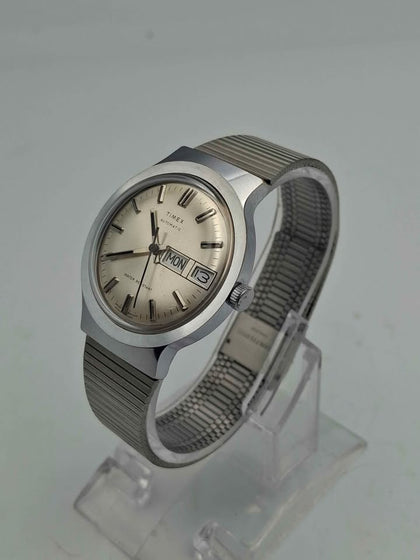 Timex 1977 Marlin Automatic Watch – Vintage Men's Mechanical Wristwatch – Classic Design