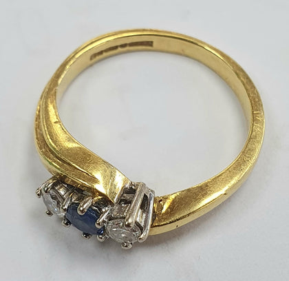 18ct Gold Diamond + Sapphire Ring.