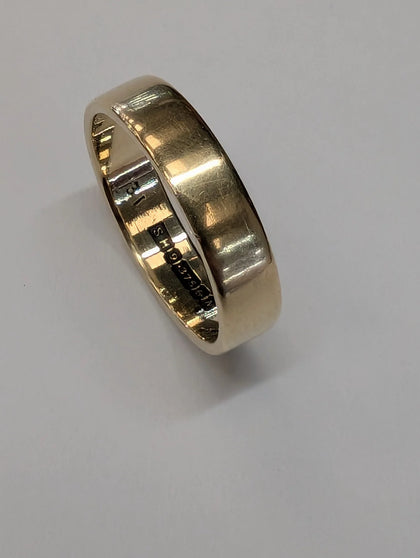 9ct yellow gold wedding ring L1/2