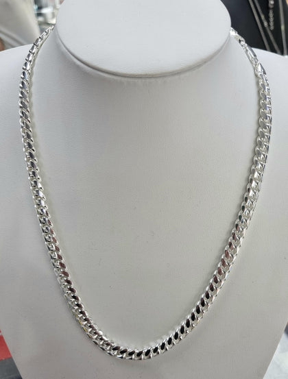 **BRAND NEW** Silver Chain 22