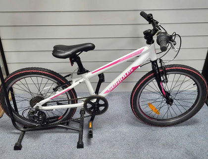 Serious Rockville Girls junior MTB- Small Frame, 7 Speed, 20