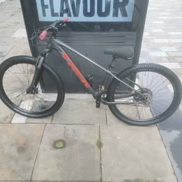 Trek Marlin Grey/Red, Gen 3 Edition, Frame Size 16