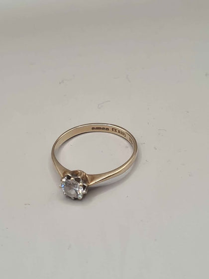 9ct Yellow Gold Ladies Ring With CZ Stone - Size P - 1.51 Grams