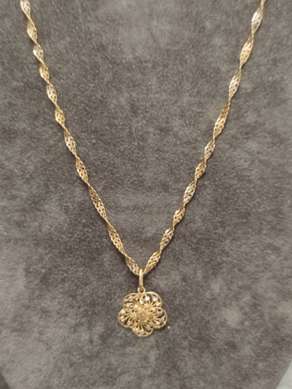 14ct Yellow & White Gold Singapore Chain & Filigree Flower Pendant