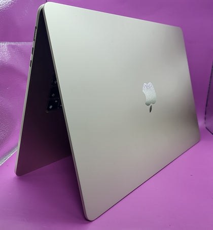 **SALE** MacBook Air 15,13 - M3 (8-CPU 10-GPU) - 8GB Ram - 256GB SSD - 15