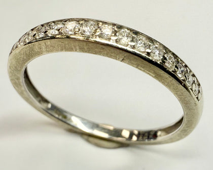 9ct white gold & diamond eternity ring size m1/2