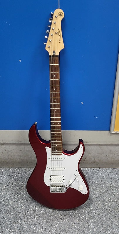 Yamaha Pacifica 012 Electric Guitar Metallic Red
