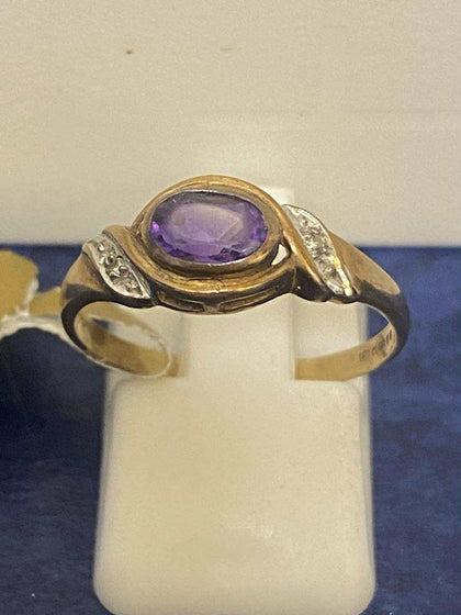 9ct Gold Ring (Size O) Apx 1.6g
