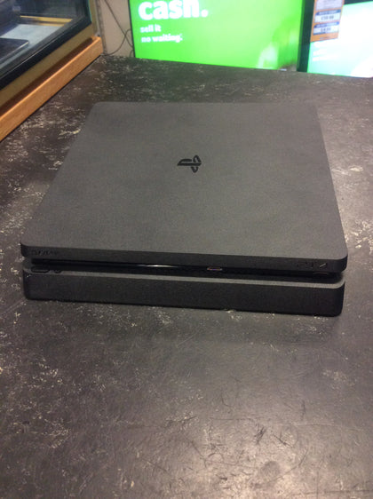 PlayStation 4 slim