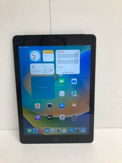 Apple iPad 5th Gen (A1823) 9.7” 32GB - Silver - Cellular