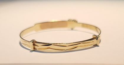 9T Yellow Gold Baby Bangle With Clear Stones Heart  - 3.20G - Hallmarked