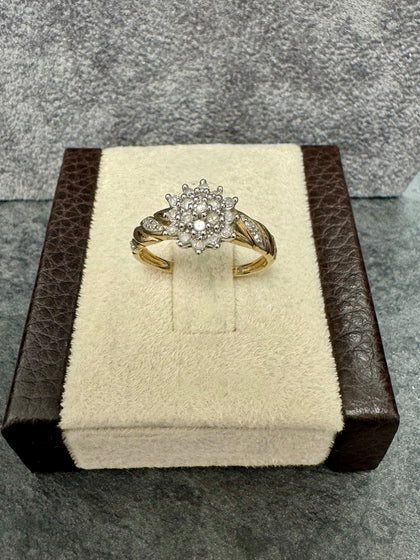 9ct Gold Clear Stones Cluster Ring Size -L