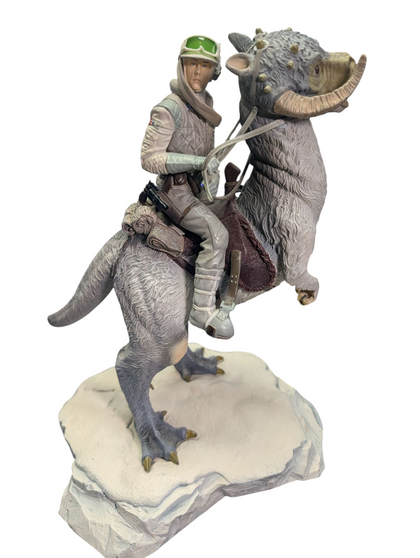 VINTAGE STAR WARS LUKE SKYWALKER ON TAUNTAUN STATUE BOXED