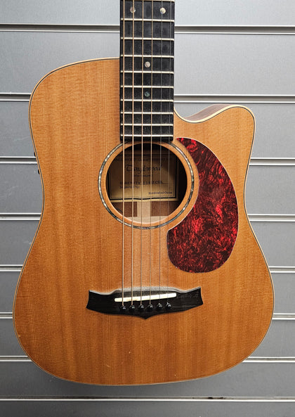 **Black Friday Deal** Tanglewood TW15 BABY CEB 2006 - 2010 Satin Natural