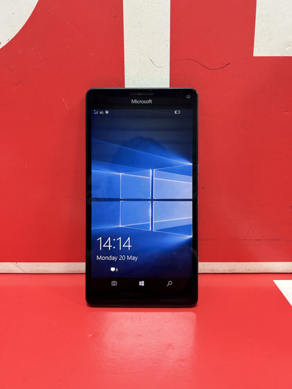 Lumia 950 32gb.