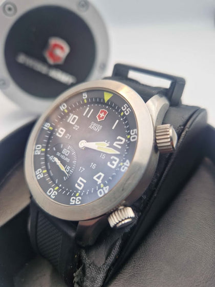 **DEAL**Victorinox Swiss Army 24044 Airboss Mach 4 XL Mechanical Aviator Watch - Boxed With Rubber Strap