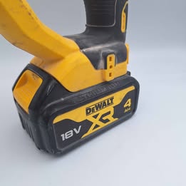 DEWALT DCH033 XR Brushless SDS+ Hammer Drill – Body with 4.0Ah Battery