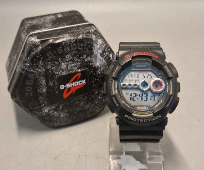 Casio GD-100-1AER G-SHOCK Mens Illuminator LCD Digital Wrist Watch - Black Resin Strap - Boxed