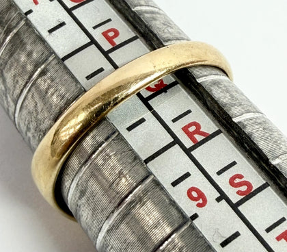 9ct gold signet ring size Q 1/2