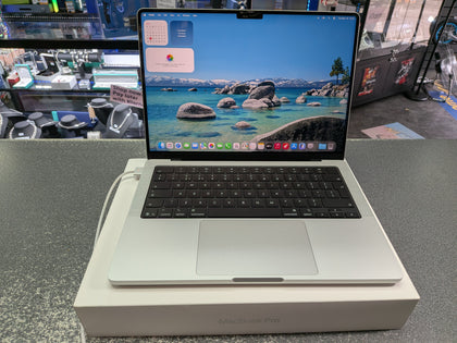 Apple Mac Book Pro M5 Processor 24gb 1TB SSD Boxed