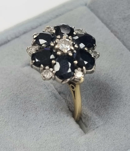 18ct Gold Diamond/Sapphire Ring Size 
