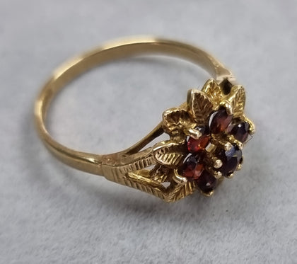 9ct Gold Garnet Ring - Size P