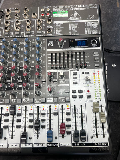 Behringer Xenyx X1832fx